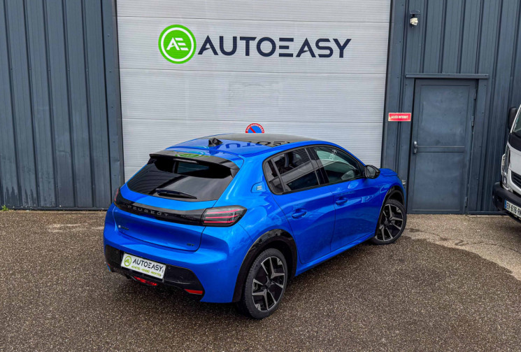 Peugeot 208  E GT 156 cv 51 kW chargeur 11kW  toit panoramique 360° alcantara GPS Drive Assist