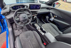 Peugeot 208  E GT 156 cv 51 kW chargeur 11kW  toit panoramique 360° alcantara GPS Drive Assist