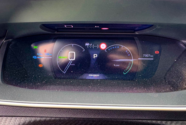 Peugeot 208  E GT 156 cv 51 kW chargeur 11kW  toit panoramique 360° alcantara GPS Drive Assist