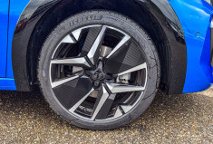 Peugeot 208  E GT 156 cv 51 kW chargeur 11kW  toit panoramique 360° alcantara GPS Drive Assist