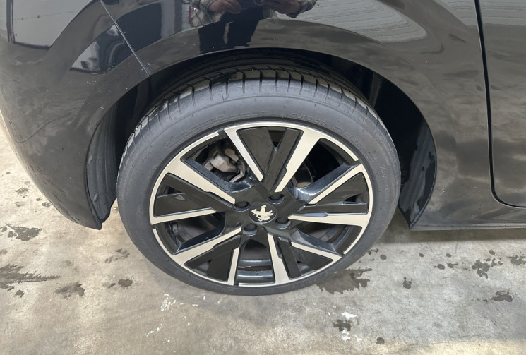 Peugeot 208 1.2L Puretech Allure 100 CH