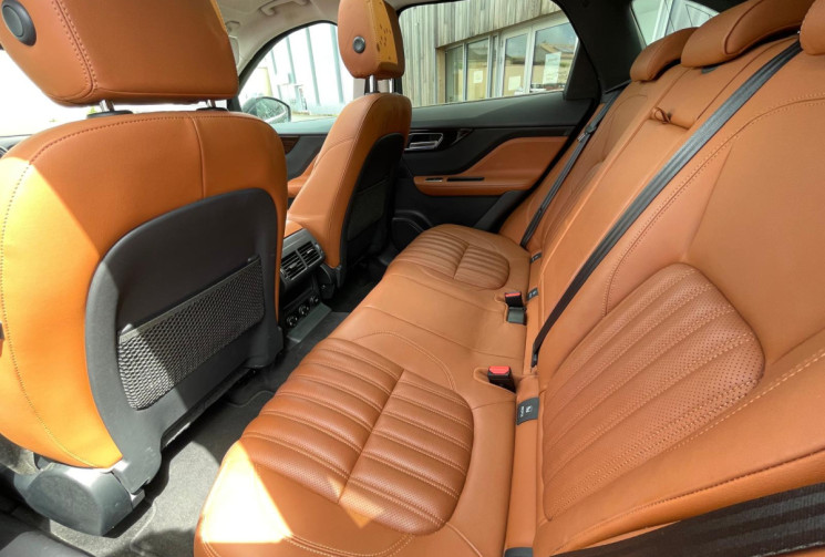 Jaguar F-Pace 20D 2.0 180 PRESTIGE BOITE AUTOMATIQUE - HISTORIQUE COMPLET - GARANTIE 12 MOIS
