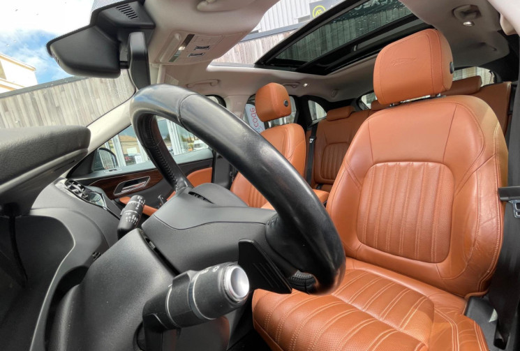 Jaguar F-Pace 20D 2.0 180 PRESTIGE BOITE AUTOMATIQUE - HISTORIQUE COMPLET - GARANTIE 12 MOIS
