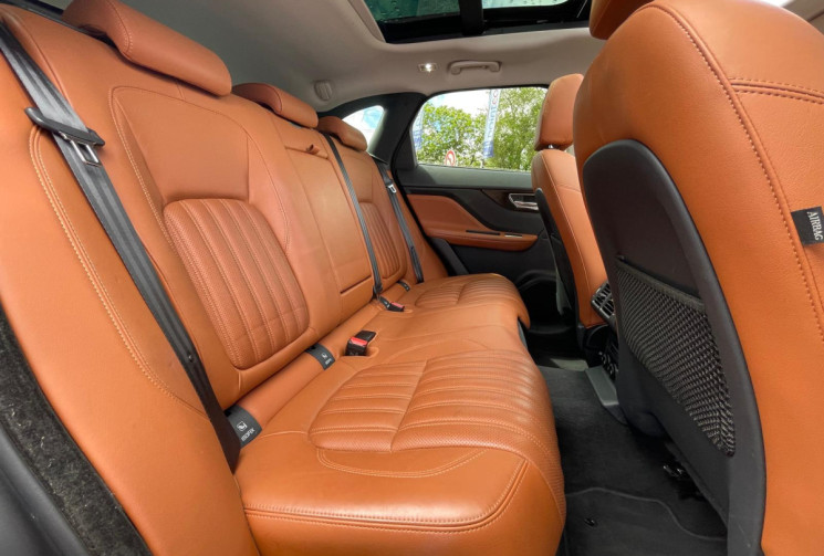 Jaguar F-Pace 20D 2.0 180 PRESTIGE BOITE AUTOMATIQUE - HISTORIQUE COMPLET - GARANTIE 12 MOIS
