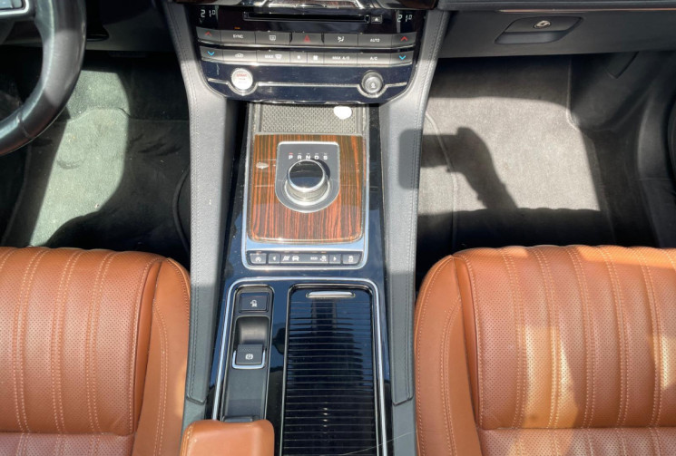 Jaguar F-Pace 20D 2.0 180 PRESTIGE BOITE AUTOMATIQUE - HISTORIQUE COMPLET - GARANTIE 12 MOIS