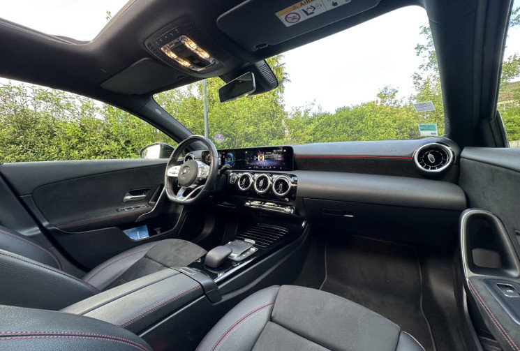 Mercedes Classe A 200 163ch AMG Line 7G-DCT / Toit ouvrant / 1ère main / Entretien  Mercedes