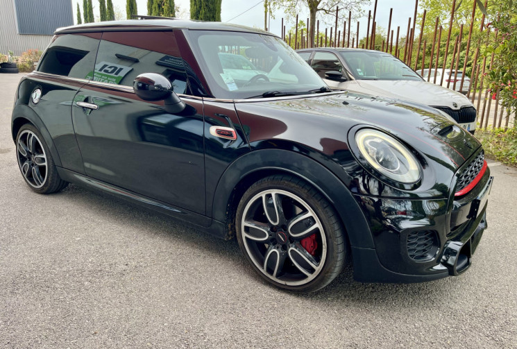 Mini Cooper III F56 John Cooper Works 231ch BVM / TOIT OUVRANT / HUD / ECHAPPEMENT SPORT