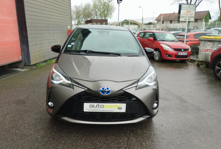 Toyota Yaris III Hybrid 1.5 100H Collection E-CVT / Suivi Toyota