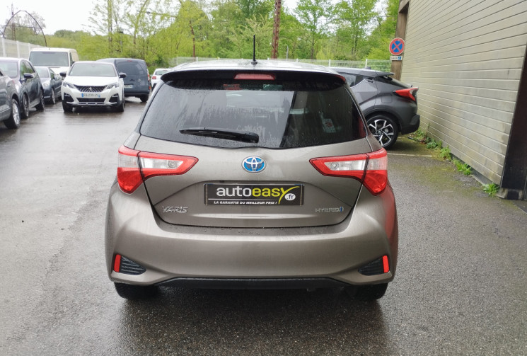 Toyota Yaris III Hybrid 1.5 100H Collection E-CVT / Suivi Toyota