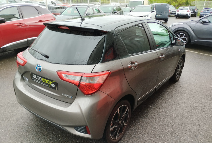 Toyota Yaris III Hybrid 1.5 100H Collection E-CVT / Suivi Toyota