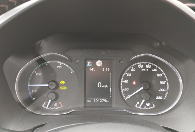Toyota Yaris III Hybrid 1.5 100H Collection E-CVT / Suivi Toyota
