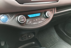 Toyota Yaris III Hybrid 1.5 100H Collection E-CVT / Suivi Toyota