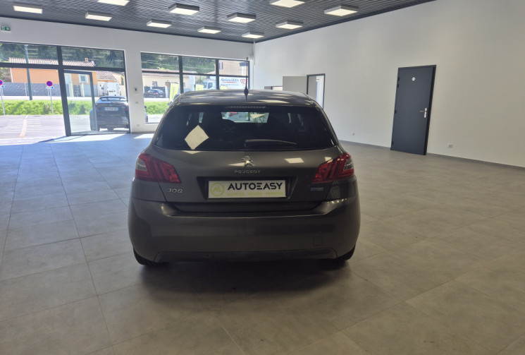 Peugeot 308 1.2 130 EAT6 Allure kit distribution fait 