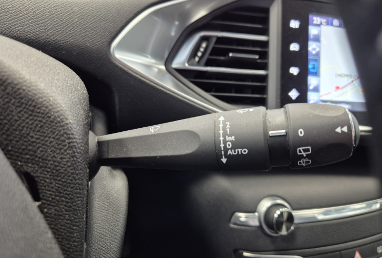 Peugeot 308 1.2 130 Puretech EAT6 Allure kit distribution fait 