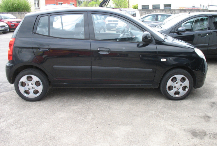 Kia Picanto 1.0   65  5 Portes