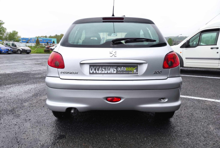 Peugeot 206 1.4i 75 CH 3 PORTES CLIM TBE