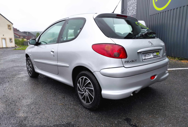Peugeot 206 1.4i 75 CH 3 PORTES CLIM TBE