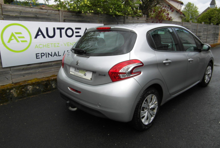Peugeot 208  PEUGEOT 208 ACTIVE 1.4 HDI 