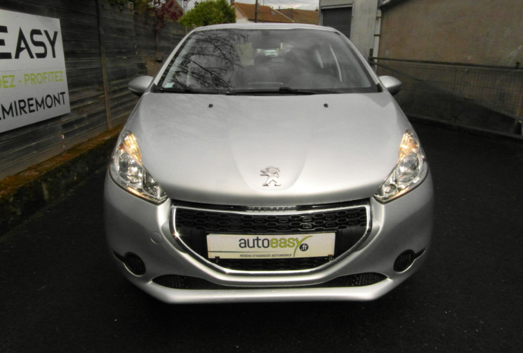 Peugeot 208  PEUGEOT 208 ACTIVE 1.4 HDI 