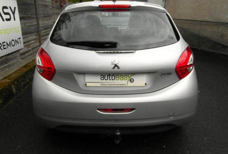 Peugeot 208  PEUGEOT 208 ACTIVE 1.4 HDI 