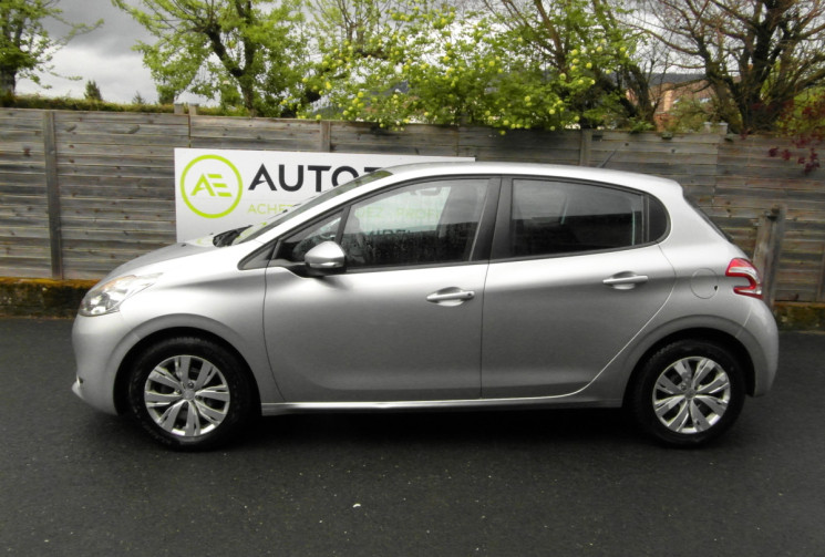 Peugeot 208  PEUGEOT 208 ACTIVE 1.4 HDI 