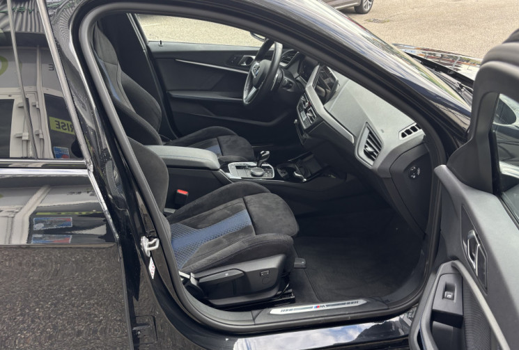 BMW Série 1  (F40) 5 portes 120d xDrive 2.0 190 M Sport