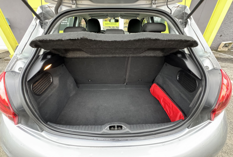 Peugeot 208 I Phase 2 5 Portes 1.2 VTi 12V S&S 82 cv Active // Excellente Etat 
