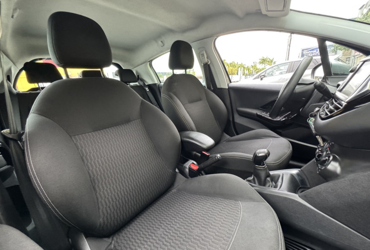 Peugeot 208 I Phase 2 5 Portes 1.2 VTi 12V S&S 82 cv Active // Excellente Etat 