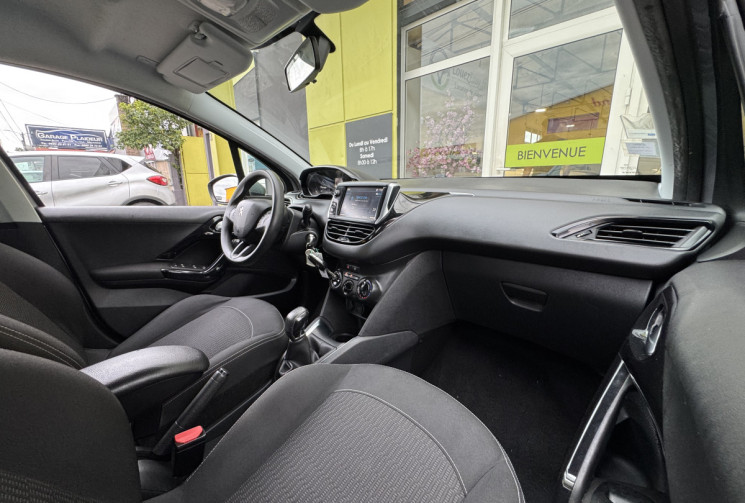 Peugeot 208 I Phase 2 5 Portes 1.2 VTi 12V S&S 82 cv Active // Excellente Etat 