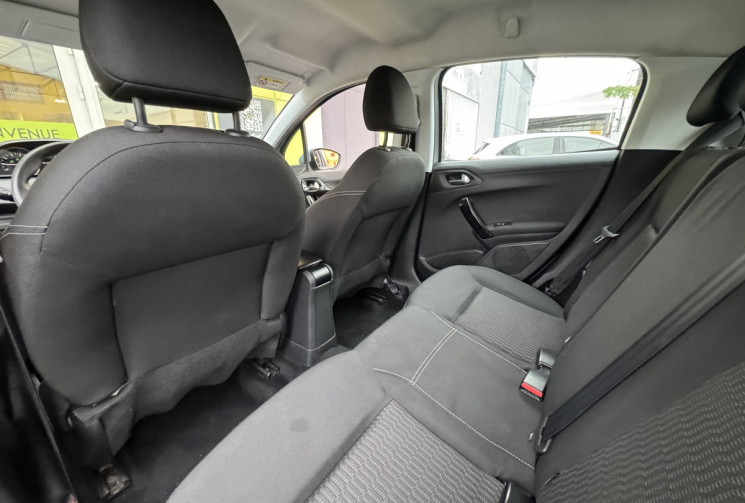 Peugeot 208 I Phase 2 5 Portes 1.2 VTi 12V S&S 82 cv Active // Excellente Etat 