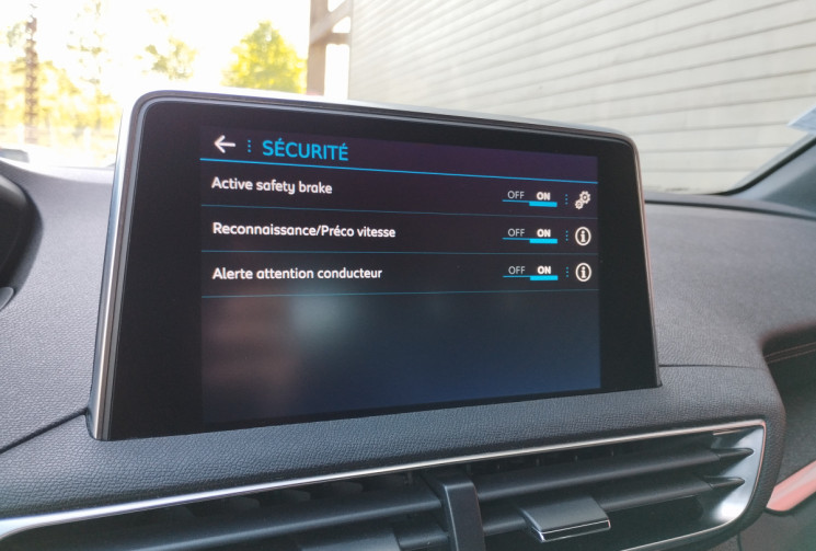 Peugeot 3008 II 1.6 180 S&S EAT8 GT Line *34000 km / 1° main / Attelage / Suivi complet 