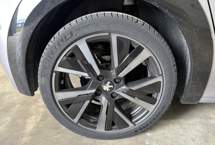 Peugeot 208 1.2 TURBO100CH PACK GT 
