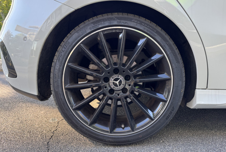 Mercedes Classe A 180  AMG Line 136 ch 7G-DCT / Toit ouvrant / Carplay / Lumiere / Pack Sport Black
