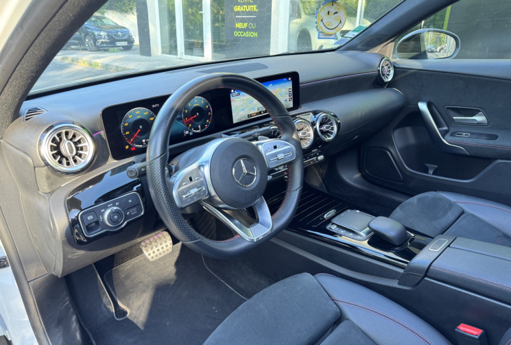 Mercedes Classe A 180  AMG Line 136 ch 7G-DCT / Toit ouvrant / Carplay / Lumiere / Pack Sport Black