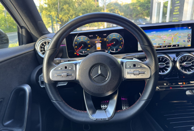 Mercedes Classe A 180  AMG Line 136 ch 7G-DCT / Toit ouvrant / Carplay / Lumiere / Pack Sport Black