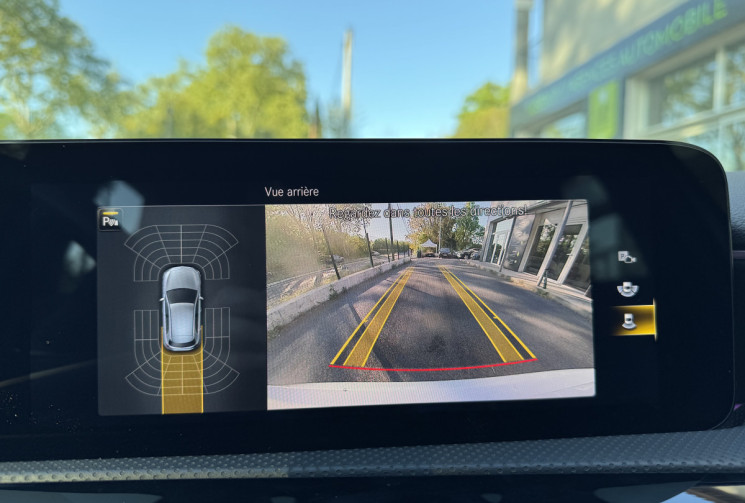 Mercedes Classe A 180  AMG Line 136 ch 7G-DCT / Toit ouvrant / Carplay / Lumiere / Pack Sport Black