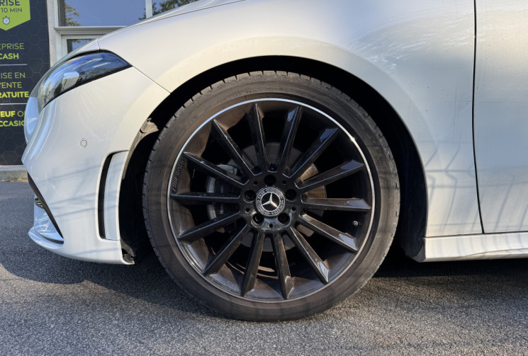 Mercedes Classe A 180  AMG Line 136 ch 7G-DCT / Toit ouvrant / Carplay / Lumiere / Pack Sport Black