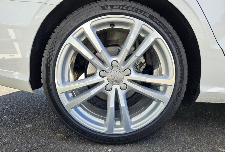 Audi A3 III LIMOUSE 1.6 TDI 110 S-LINE INTER EXTER FR