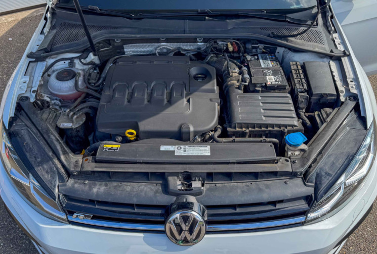 Volkswagen Golf 7 R-Line 2.0 TDI 150 DSG7 Virtual Led Suivi complet VW