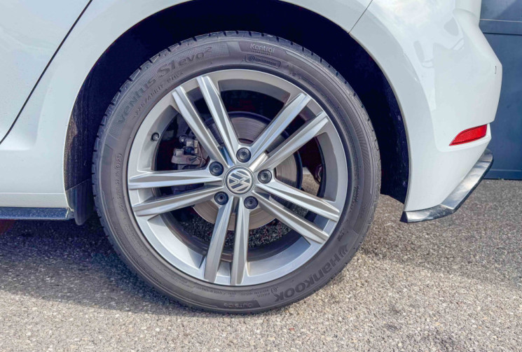 Volkswagen Golf 7 R-Line 2.0 TDI 150 DSG7 Virtual Led Suivi complet VW