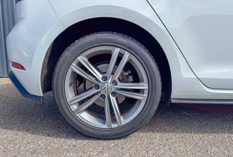 Volkswagen Golf 7 R-Line 2.0 TDI 150 DSG7 Virtual Led Suivi complet VW
