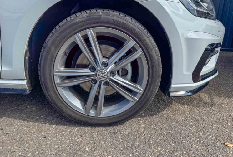 Volkswagen Golf 7 R-Line 2.0 TDI 150 DSG7 Virtual Led Suivi complet VW