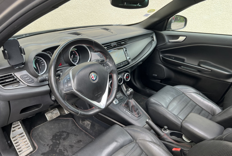 Alfa Romeo GIULIETTA Phase 2 2.0 JTDm 175 cv Boîte auto QVLINE