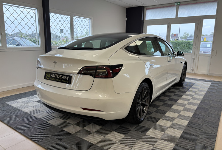 Tesla Model 3 STANDARD RANGE PLUS 325 / 1ERE MAIN
