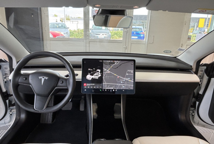 Tesla Model 3 STANDARD RANGE PLUS 325 / 1ERE MAIN