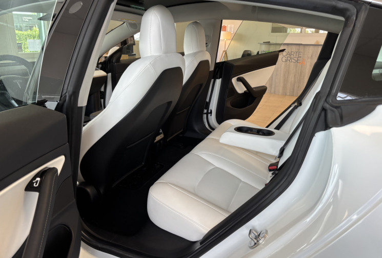 Tesla Model 3 STANDARD RANGE PLUS 325 / 1ERE MAIN
