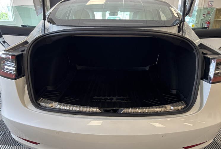 Tesla Model 3 STANDARD RANGE PLUS 325 / 1ERE MAIN