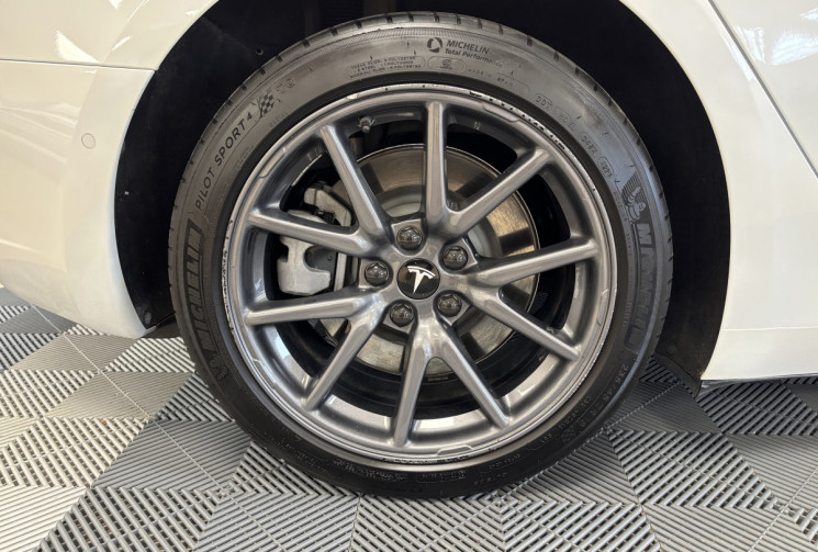 Tesla Model 3 STANDARD RANGE PLUS 325 / 1ERE MAIN