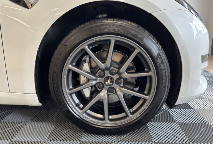 Tesla Model 3 STANDARD RANGE PLUS 325 / 1ERE MAIN
