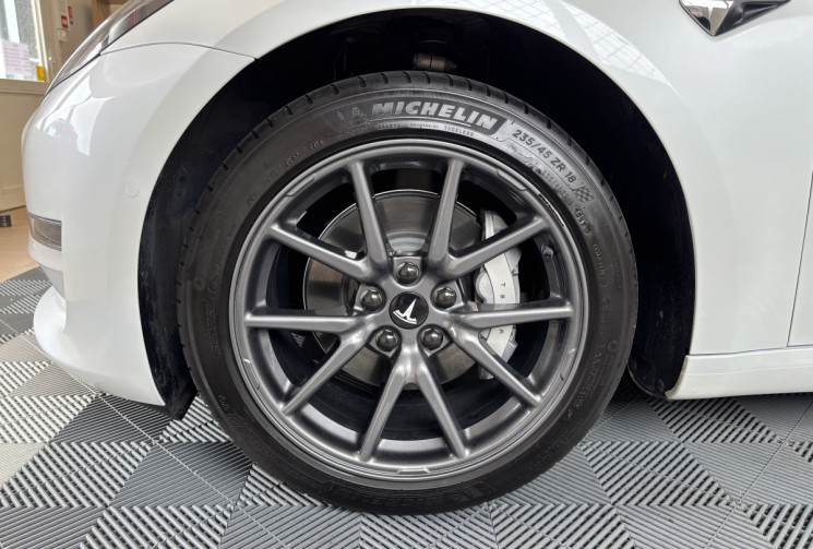 Tesla Model 3 STANDARD RANGE PLUS 325 / 1ERE MAIN